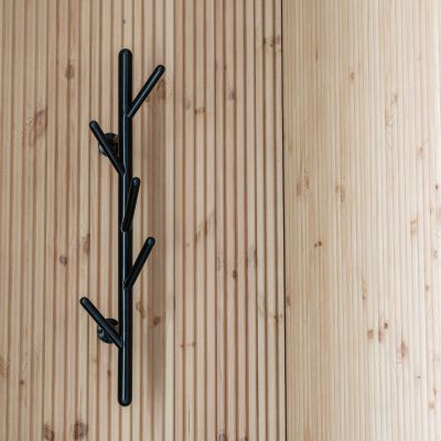 Veke Arki pysty seinänaulakko musta