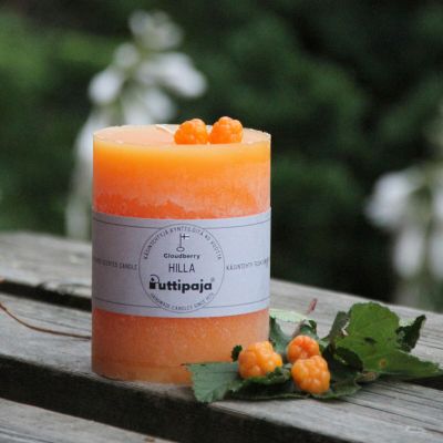 Puttipaja® Puttipaja läpivärjätty tuoksukynttilä 10 cm hilla