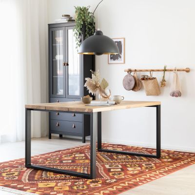 Veke Ruska ruokapöytä 150x100 cm antiikkipetsattu harjattu ja lakattu mänty/musta met | Alk. 568,00 €