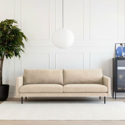 Veke Scandic Copenhagen 3,5-istuttava sohva hiekka Soro 21, mustat jalat | Alk. 1 249,00 €