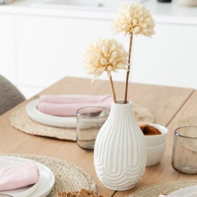 Ei brändiä Mattaposliini vaasi 10x10x18 cm | Alk. 12,90 €