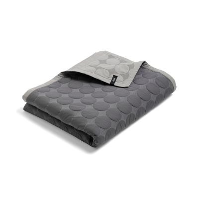 HAY Mega Dot -päiväpeite 195x245 cm Dark grey | Alk. 194,18 €