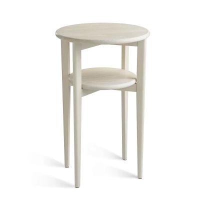 Oscarssons Möbel, Mira yöpöytä valkoinen öljytty saarni | Alk. 341,00 €