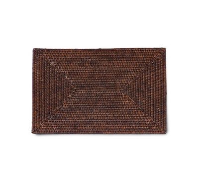 Newport Cognac-pöytätabletti rottinkia