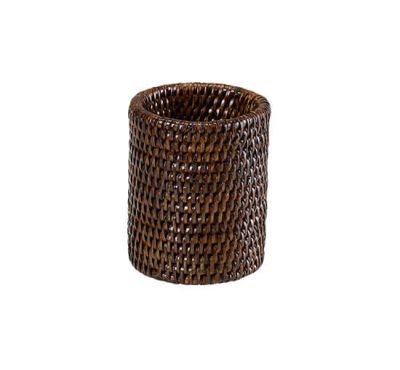 Newport Cognac säiliö rottinkia | Alk. 27,00 €