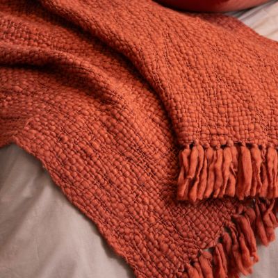 Fanni K Roihu torkkupeitto 125x150 cm tiilenpunainen | Alk. 49,95 €