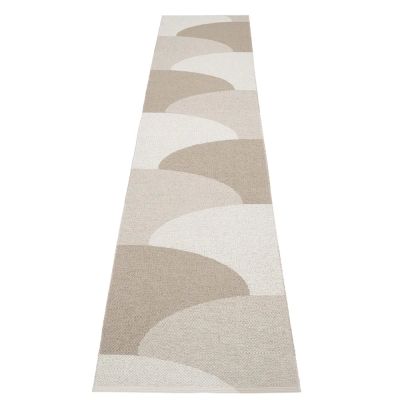 Pappelina, Hill matto Dark Linen/Linen/Fossil Grey 70 x 360cm | Alk. 255,00 €