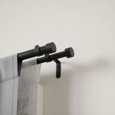 Umbra Cappa verhotanko säädettävä 305-457 cm musta 2 kpl | Alk. 75,00 €