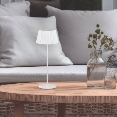 Trio Suarez ladattava LED pöytävalaisin sisä- ja ulkokäyttöön mattavalkoinen | Alk. 85,90 €