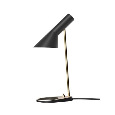 Louis Poulsen - AJ Mini Pöytävalaisin Brass/Black | Alk. 875,00 €