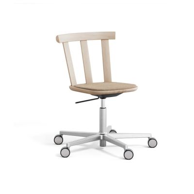 Stolab Alt tuoli kääntyvä jalusta verhoiltu istuin tammi. Hallingdal 65-200 beige-vaalea mattalakka. | Alk. 550,60 €