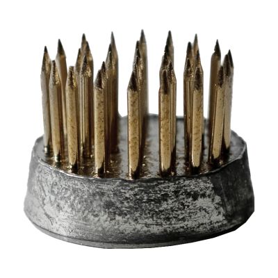Hein Studio Kenzan maljakko Ø2,3 cm | Alk. 9,00 €