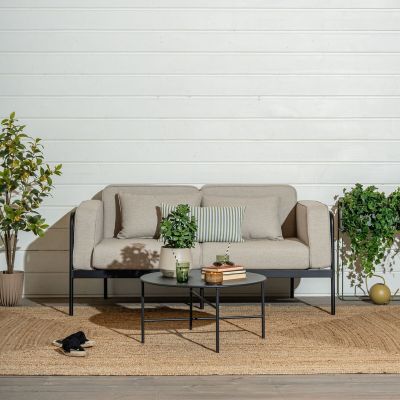 Veke Trondheim 2,5-istuttava sohva vaalea beige/ musta, kuvausmalli | Alk. 995,00 €