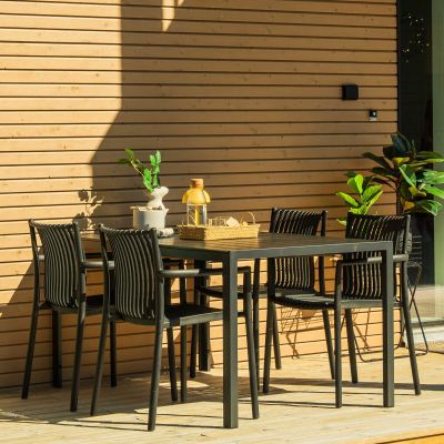 ENVY,Veke Saarni-Estrid 4-hengen ruokailuryhmä musta | Alk. 545,00 €