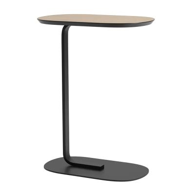 Muuto, Relate sivupöytä 73,5 cm - Oak Laminate/Black | Alk. 572,00 €