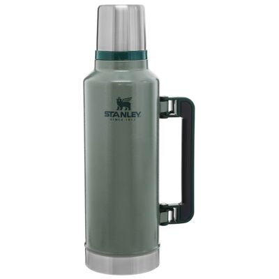 Stanley Classic Vacuum termospullo kahvalla 1,9 litraa, hammertone green | Alk. 53,00 €