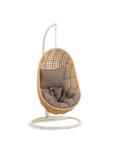 Kave Home Cira-riipputuoli telineellä | Alk. 690,00 €