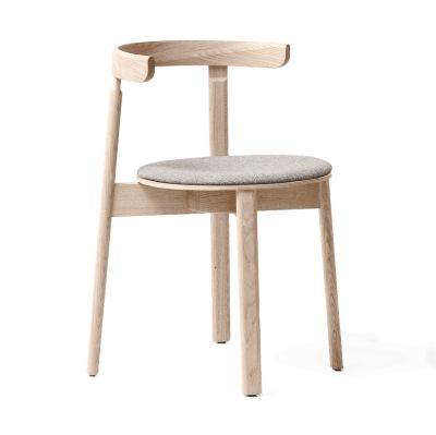 Form & Refine Lunar-tuoli Valkoinen tammi Hallingdal 65-0227