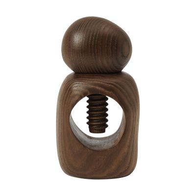 Ferm Living Cairn pähkinänsärkijä Tummanruskea | Alk. 59,00 €