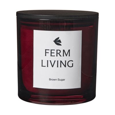 Ferm Living Vitto tuoksukynttilä 50 h Tumma viinirypäle | Alk. 59,00 €