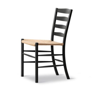 Fredericia Furniture Klint-tuoli Luonnonkudottu mustalakkainen tammi