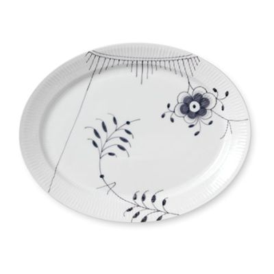 Royal Copenhagen Black Fluted Mega -tarjoiluvati, musta ovaali 33 cm