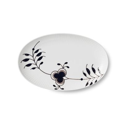 Royal Copenhagen Black Fluted Mega -tarjoiluvati, musta ovaali 23 cm