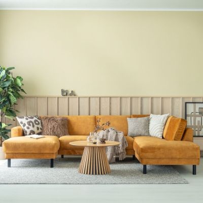 Veke Joki U-kulmasohva oikea kulta Adore 132, mustat jalat, kuvausmalli