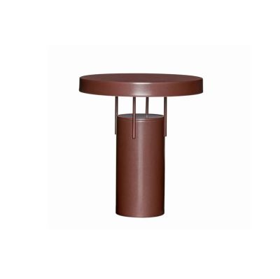 Hübsch - BringMe LED-akkukäyttöinen pöytälamppu, viininpunainen metallinen, 28 cm –