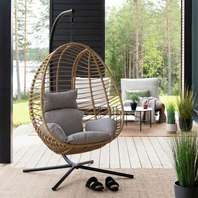 Veke Kuura riipputuoli ja teline luonnonväri/ musta, kuvausmalli