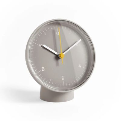HAY - Pöytäklokki harmaa muovi korkeus 14 cm