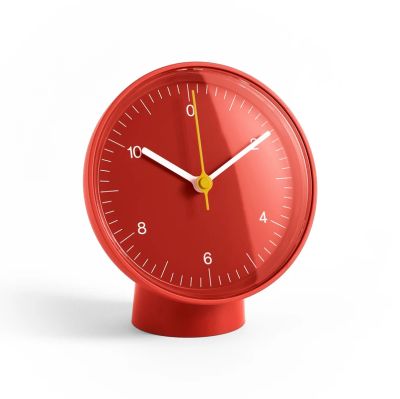 HAY - Pöytäklokki, punainen muovi, korkeus 14 cm –