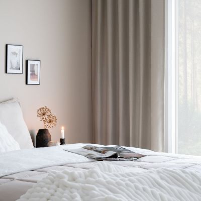 Veke Pinja pimentävä verho 270x280 cm vaalea hiekka (B-10 1840)