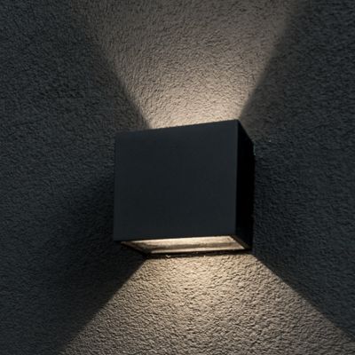 Cube LED-ulko-alasvalo, musta, IP54, 15 cm, alumiini – Light-Point - Design - Yksilamppuinen