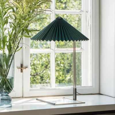 Matin LED-pöytävalaisin, vihreä/teräs, korkeus 38 cm – HAY - Olohuone - Design - Kangas / tekstiili - Yksilamppuinen