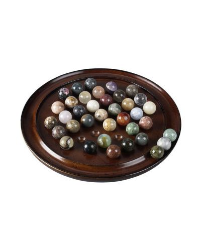 Authentic Models Solitaire peli