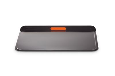 Le Creuset Non-Stick Leivinlevy Pikkuleiville 38,1x35,6 cm | Alk. 37,00 €