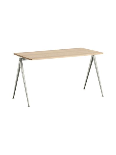 HAY Pyramid table 01 -pöytä | Alk. 1 100,00 €