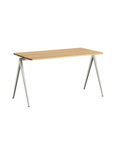 HAY Pyramid table 01 -pöytä | Alk. 1 100,00 €