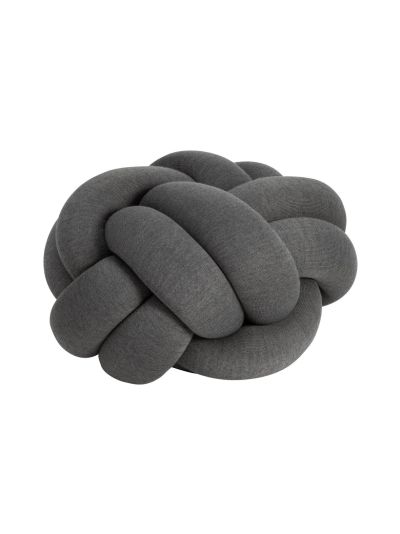 Design House Stockholm Knot medium -sisustustyyny | Alk. 583,90 €