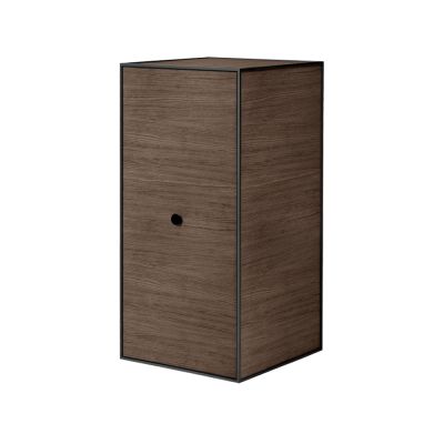 Audo Copenhagen Frame 70 -säilytyslaatikko Smoked oak, ovi, 2 hyllytasoa | Alk. 541,00 €