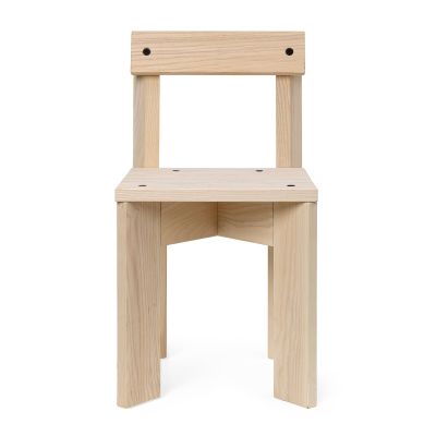 ferm LIVING Ark syöttötuoli Tuhka | Alk. 138,92 €