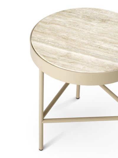 ferm LIVING Travertine sohvapöytä Ø 40 cm Cashmere | Alk. 409,00 €