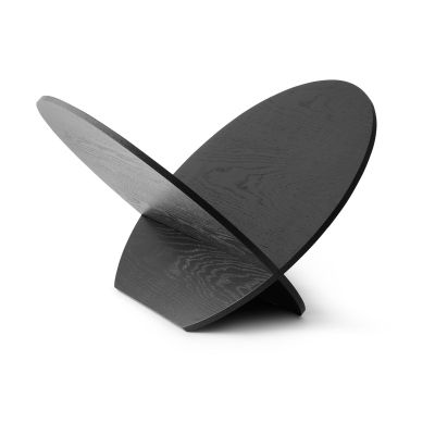 Gejst Silia sanomalehtiteline Musta tuhka