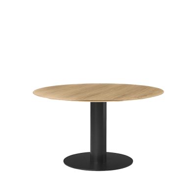 GUBI Gubi 2.0 -ruokapöytä Oak, ø 130, musta runko | Alk. 1 799,10 €