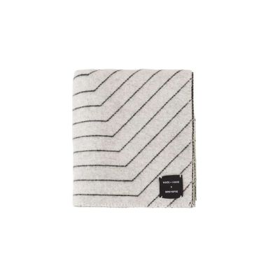 Made By Hand - Pinstripe Throw Black | Alk. 192,00 €