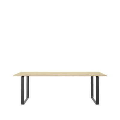 Muuto 70/70 ruokapöytä 225 x 90 cm Solid oak-Black | Alk. 3 395,00 €