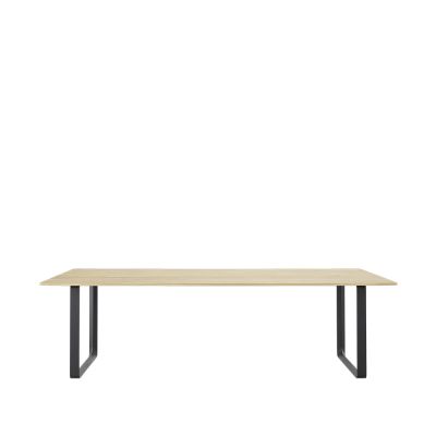 Muuto 70/70 ruokapöytä 255 x 108 cm Solid oak-Black | Alk. 4 295,00 €