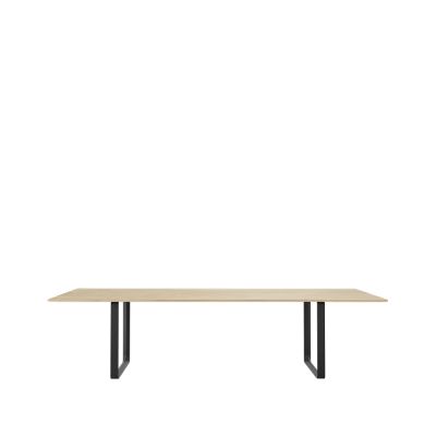 Muuto 70/70 ruokapöytä 295 x 108 cm Solid oak-Black | Alk. 4 749,00 €