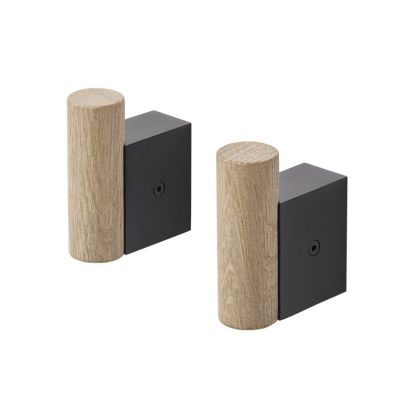 Muuto Attach vaateripustin 2-pakkaus Oak-Black | Alk. 49,00 €